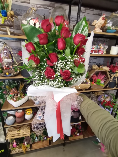 13 GÜL SENİ SEVİYORUM