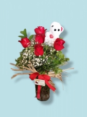 AŞKIN SİMGESİ KIRMIZI GÜL VE PELUŞ AYICIK